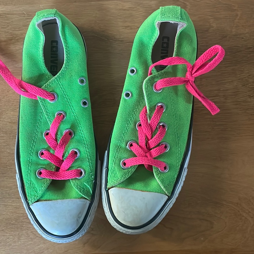 Unisex All-Star Converse green with pink laces Vintage